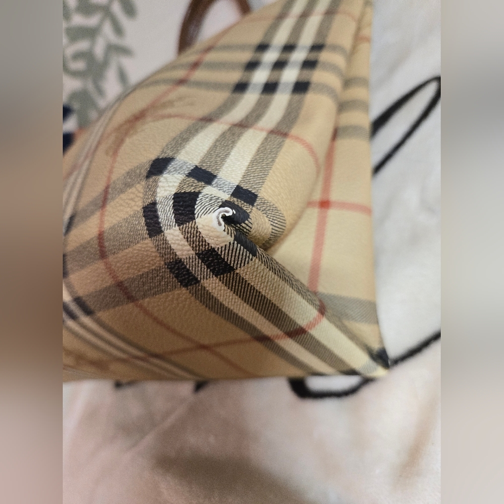 💯 Authentic Burberry Haymarket Check Pattern Tote - Picture 15 of 15